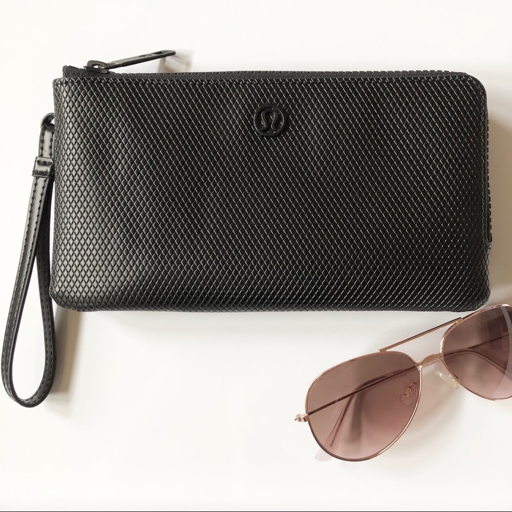 EUC Lululemon Double Up Pouch Wristlet Wallet